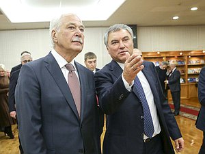 Председатель Государственной Думы Вячеслав Володин и Полномочный представитель России в контактной группе по урегулированию ситуации в восточной части Украины, бывший Председатель Государственной Думы Борис Грызлов