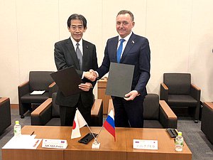 Chairman of the Japan-Russia Parliamentary Friendship Association Ichiro Aisawa and coordinator of the Interparliamentary Group on Interaction with the Parliament of Japan Yevgenii Shulepov