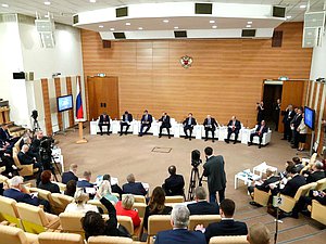 Расширенное заседание Комитетов по промышленности и торговле, по экономической политике, по контролю и по труду, социальной политике и делам ветеранов