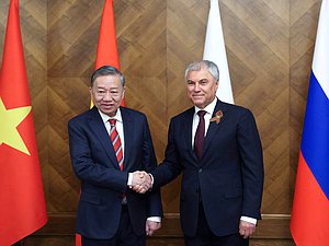 Chairman of the State Duma Vyacheslav Volodin and General Secretary of the Communist Party of Vietnam Central Committee Tô Lâm