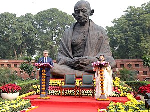 Chairman of the State Duma Viacheslav Volodin and Speaker of the House of the People of the Parliament of the Republic of India Sumitra Mahajan