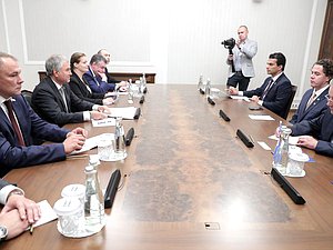 Reunión del Jefe de la Duma Estatal, Vyacheslav Volodin, y el Primer Vicepresidente del Senado Federal del Congreso Nacional de Brasil, Veneziano Vital do Rêgo Segundo Neto