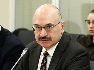 Председатель Комитета по науке и высшему образованию Сергей Кабышев