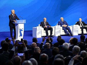 Chairman of the State Duma Vyacheslav Volodin, Chairman of the House of Representatives of the National Assembly of the Republic of Belarus Igor Sergeyenko, President of the Republic of Belarus Alexander Lukashenko and President of the Russian Federation Vladimir Putin