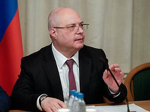 Председатель Комитета по вопросам собственности, земельным и имущественным отношениям Сергей Гаврилов