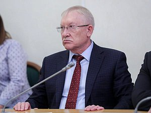 Председатель Комитета по контролю Олег Морозов