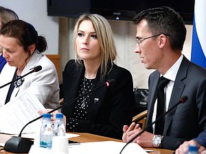 Председатель Комитета по развитию гражданского общества, вопросам общественных и религиозных объединений Яна Лантратова