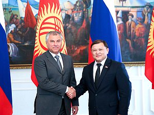 Chairman of the State Duma Viacheslav Volodin and Chairman of the Supreme Council of the Kyrgyz Republic Dastan Jumabekov