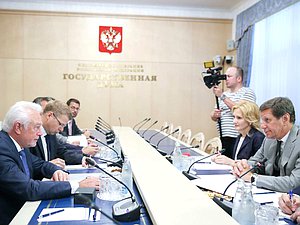 Встреча Первого заместителя Председателя Государственной Думы Александра Жукова с заместителем Председателя Бундестага Германии Вольфгангом Кубики