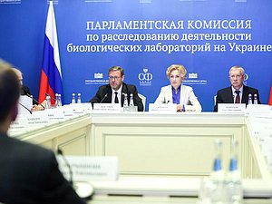 Заместитель Председателя Совета Федерации Константин Косачев, Заместитель Председателя Государственной Думы Ирина Яровая и Председатель Комитета по контролю Олег Морозов