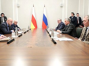 Встреча Председателя Государственной Думы Вячеслава Володина с Председателем Парламента Южной Осетии Аланом Алборовым