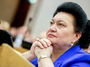 Член Комитета по контролю и Регламенту Раиса Кармазина