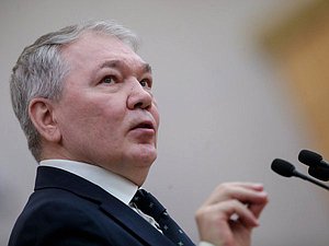 Председатель Комитета по делам СНГ, евразийской интеграции и связям с соотечественниками Леонид Калашников