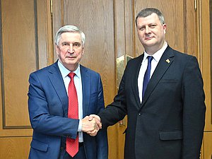 Иван Мельников и посол Республики Беларусь в РФ Юрий Селиверстов
