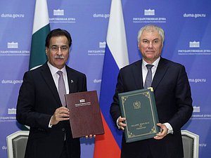 Chairman of the State Duma Vyacheslav Volodin and Speaker of the National Assembly of the Islamic Republic of Pakistan Sardar Ayaz Sadiq