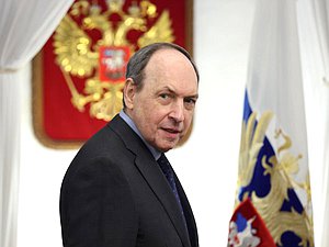 Первый заместитель Председателя Комитета по международным делам Вячеслав Никонов