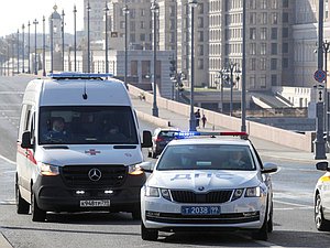 скорая помощь полиция автомобиль дорога