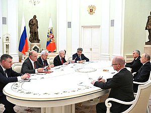 Встреча Президента РФ Владимира Путина с лидерами парламентских фракций