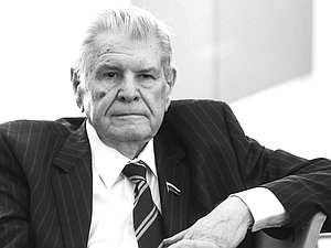 Геннадий Кулик
