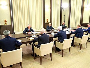 Встреча Президента России Владимира Путина с руководителями политических фракций ГД. Фото: пресс-служба Президента РФ