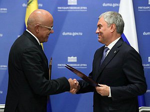 El Jefe de la Duma Estatal, Vyacheslav Volodin, y el Presidente de la Asamblea Nacional de la República Bolivariana de Venezuela, Jorge Jesús Rodríguez Gómez