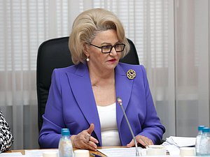 Председатель Комитета по защите семьи, вопросам отцовства, материнства и детства Нина Останина