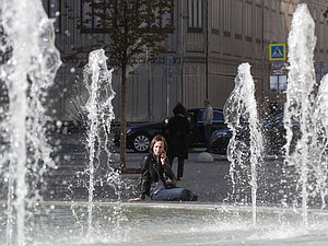 фонтан девушка улица телефон