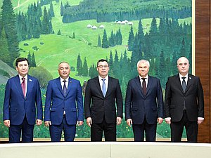 Президент Киргизской Республики Садыр Жапаров встретился с членами Совета Парламентской Ассамблеи ОДКБ