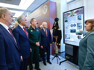 Руководитель фракции КПРФ Геннадий Зюганов, Председатель Государственной Думы Вячеслав Володин, Директор Росгвардии Виктор Золотов и Председатель Комитета по безопасности и противодействию коррупции Василий Пискарев