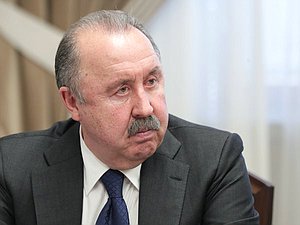 Председатель Комитета по делам национальностей Валерий Газзаев