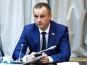 Председатель Комитета по охране здоровья Сергей Леонов