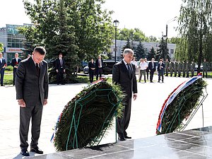 Председатель Государственной Думы Вячеслав Володин и губернатор Курской области Роман Старовойт