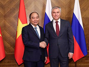 Chairman of the State Duma Vyacheslav Volodin and President of Vietnam Nguyễn Xuân Phúc