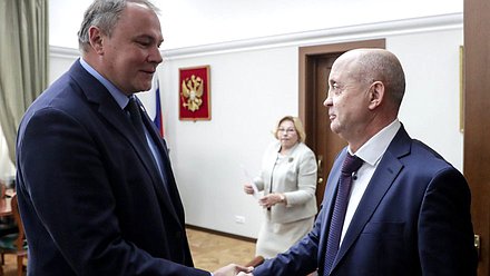 Заместитель Председателя Государственной Думы Петр Толстой и депутат Народного Собрания Гагаузии Сергей Чимпоеш