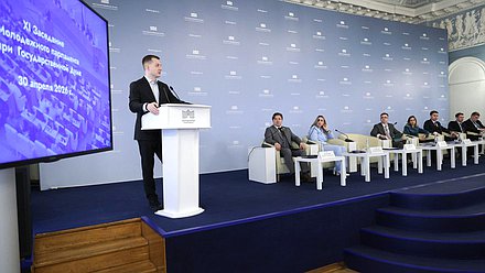 Председатель Комитета по молодежной политике Артем Метелев