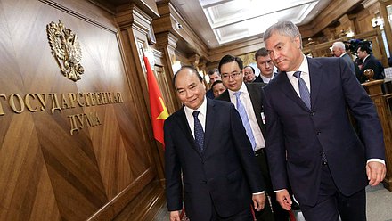 Chairman of the State Duma Viacheslav Volodin and Prime Minister of the Socialist Republic of Vietnam Nguyễn Xuân Phúc