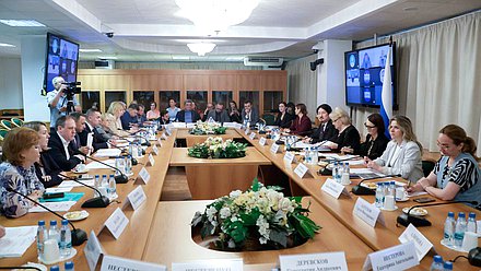 Круглый стол Комитета по защите семьи, вопросам отцовства, материнства и детства на тему «Детское питание: качество, безопасность, родительский контроль»