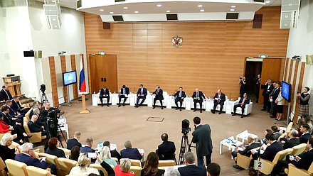 Расширенное заседание Комитетов по промышленности и торговле, по экономической политике, по контролю и по труду, социальной политике и делам ветеранов