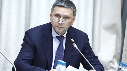 Председатель Комитета по экологии, природным ресурсам и охране окружающей среды Дмитрий Кобылкин