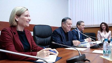 Министр культуры РФ Ольга Любимова, Председатель Комитета по бюджету и налогам Андрей Макаров и заместитель Председателя Государственной Думы Александр Жуков