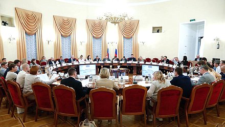 Круглый стол Комитета по культуре на тему «Вовлечение объектов культурного наследия в хозяйственный оборот: законодательные аспекты»