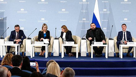 Круглый стол Комитета по охране здоровья на тему: "О мерах защиты здоровья граждан в рамках реализации Концепции сокращения потребления алкоголя в РФ"