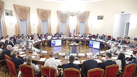 Круглый стол на тему "Вопросы регулирования психологической деятельности в России"