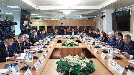 Совместное заседание Комитетов по финансовому рынку, по бюджету и налогам, по экономической политике и по контролю к рассмотрению Государственной Думой годового отчета Банка России за 2025 год