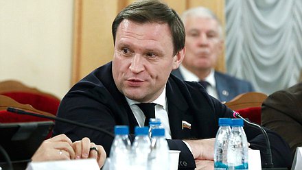 Председатель Комитета по строительству и ЖКХ Сергей Пахомов