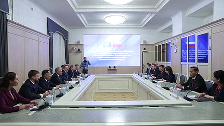 Vyacheslav Volodin se reunió con observadores internacionales de la Asamblea Parlamentaria de la OTSC