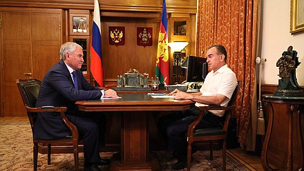 Председатель Государственной Думы Вячеслав Володин и губернатор Краснодарского края Вениамин Кондратьев