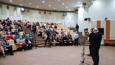 Показ художественного фильма «Август» в рамках «Парламентского киноклуба имени Станислава Говорухина»