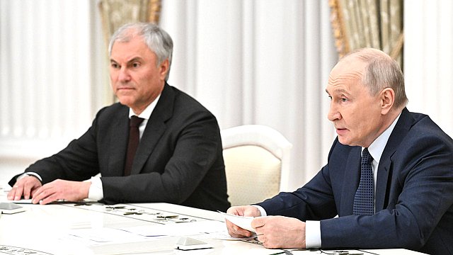 Председатель Государственной Думы VIII созыва Вячеслав Володин и Президент РФ Владимир Путин. Фото: пресс-служба Президента РФ