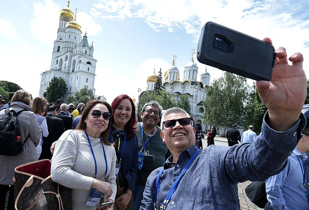 Excursion in the Grand Kremlin Palace for participants of the Second International Forum ”Development of Parliamentarism“